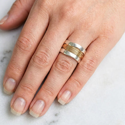 Anillo Plateado - Hilo Dorado