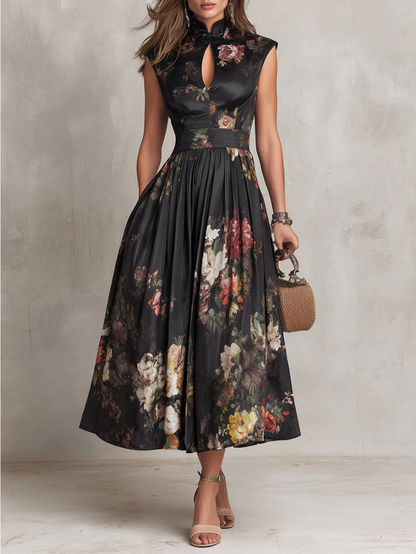 Vestido midi negro de satén plisado con cuello de ojo de cerradura y estampado floral